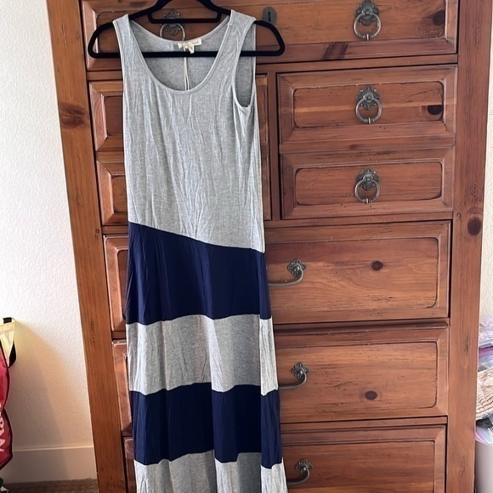 Hem & Thread Women’s Gray And Blue Sleeveless Maxi Dress Size Medium NWT